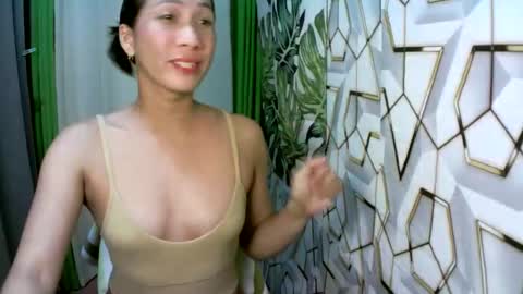 kyutshyne online show from April 29, 2026, 5:17 pm