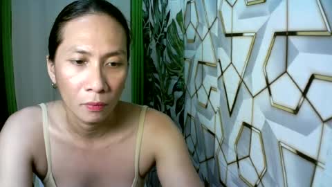 kyutshyne online show from April 30, 2026, 8:57 pm