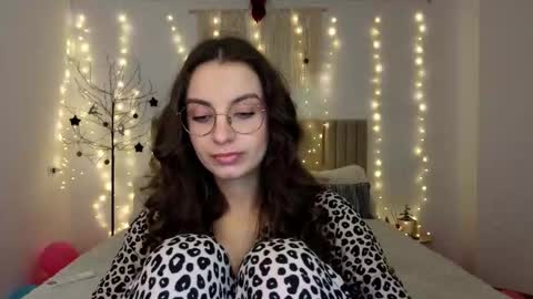 Margo  online show from January 6, 2026, 1:48 pm