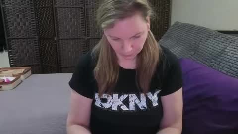 l4dyc4pricorn76 online show from February 23, 2026, 1:47 am