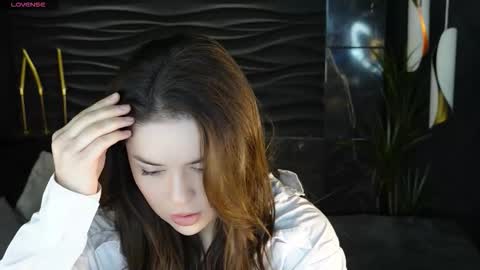 Melanie online show from November 25, 2025, 9:04 pm