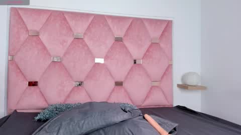 Snapshot of la_diabla8 chatting on October 22, 2025, 11:32 am Daniela online show from October 22, 2025, 11:32 am