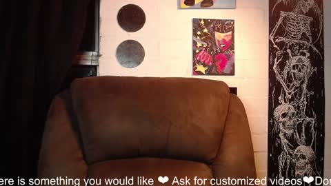 Snapshot of la_femme_fatale_ chatting on January 17, 2025, 2:39 am Hanna FREE ONLYFANS online show from January 17, 2025, 2:39 am