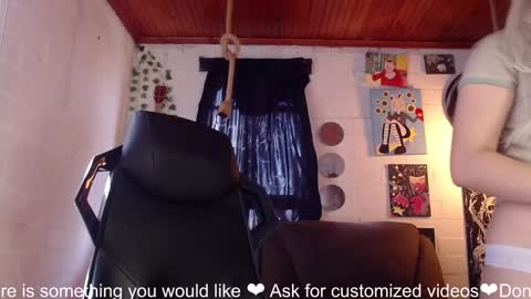 Snapshot of la_femme_fatale_ chatting on February 1, 2025, 3:28 pm Hanna FREE ONLYFANS online show from February 1, 2025, 3:28 pm