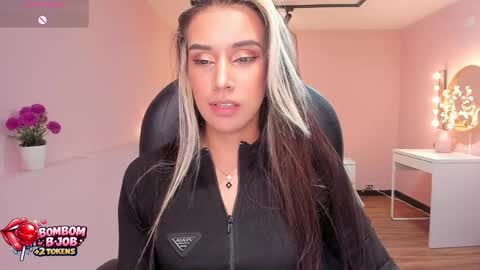 Snapshot of la_monitora chatting on June 3, 2026, 2:33 pm T A T I A N A online show from June 3, 2026, 2:33 pm