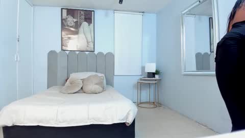 Snapshot of laady_brownn chatting on February 21, 2025, 12:06 pm Cris online show from February 21, 2025, 12:06 pm