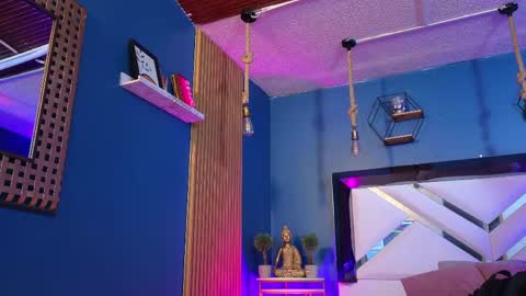 Cris  online show from April 25, 2026, 11:57 am