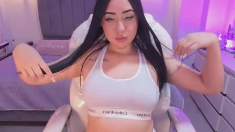  L A R A   online show from May 29, 2026, 8:51 pm