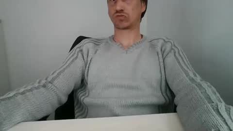labelette007 online show from May 12, 2026, 1:41 pm