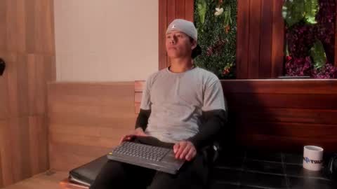 Snapshot of labrinthteasing chatting on September 19, 2025, 2:29 pm labrinthteasing online show from September 19, 2025, 2:29 pm