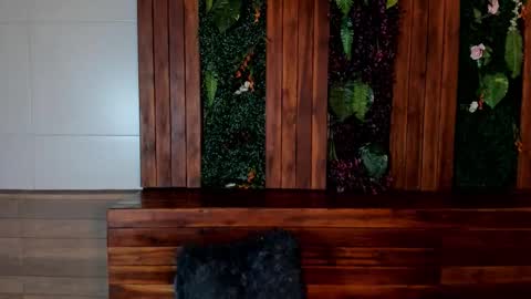 labrinthteasing online show from January 7, 2026, 12:07 pm