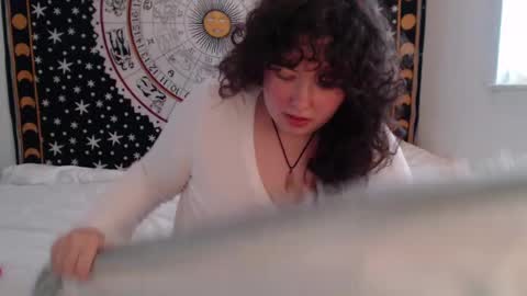 Lacey online show from November 20, 2025, 7:13 pm
