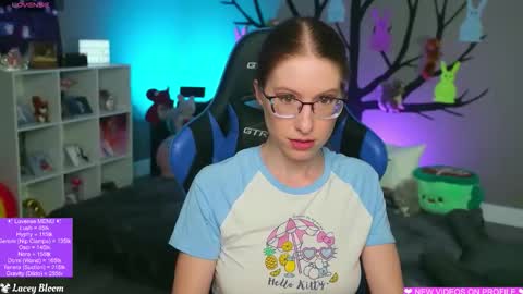Lacey Bloom online show from May 1, 2026, 1:32 am