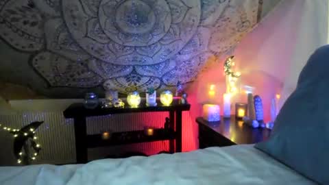 Lacey online show from July 5, 2026, 3:45 am