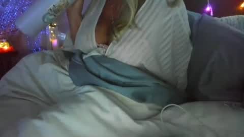 Lacey online show from August 9, 2026, 4:39 am