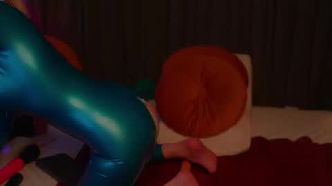 Latex Lacie online show from April 28, 2026, 4:23 pm
