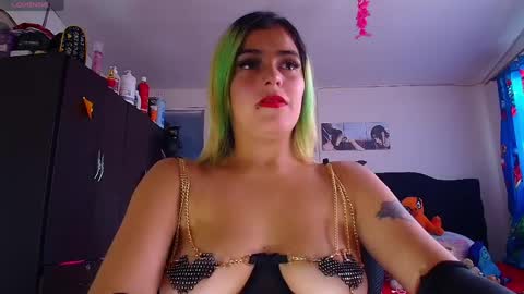 Snapshot of lacolombiana_bitch chatting on May 16, 2026, 9:57 pm Valentina online show from May 16, 2026, 9:57 pm