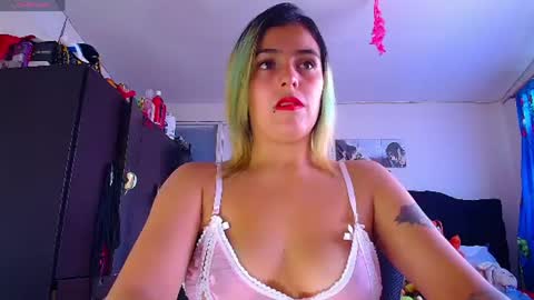 Snapshot of lacolombiana_bitch chatting on June 16, 2026, 8:22 pm Valentina online show from June 16, 2026, 8:22 pm