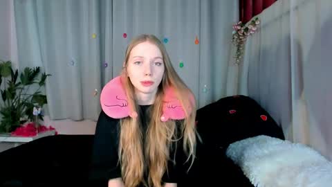 Snapshot of lada2k4 chatting on May 21, 2026, 5:47 am Lada online show from May 21, 2026, 5:47 am