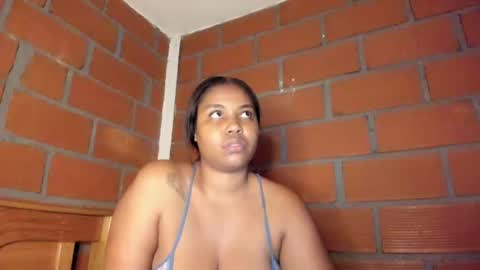 Snapshot of ladahear_ chatting on December 10, 2024, 2:27 am Akyra online show from December 10, 2024, 2:27 am