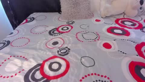 Snapshot of ladahear_ chatting on May 15, 2026, 4:25 pm Akyra online show from May 15, 2026, 4:25 pm