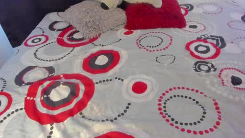 Snapshot of ladahear_ chatting on May 29, 2026, 3:43 pm Akyra online show from May 29, 2026, 3:43 pm