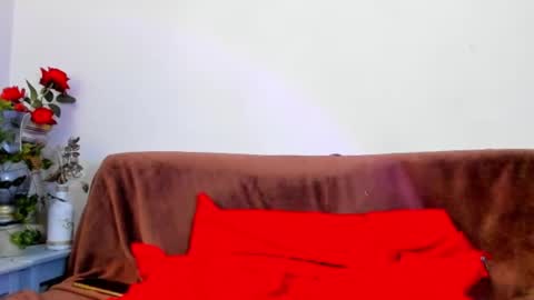 Snapshot of ladenandjuan chatting on March 12, 2025, 9:45 pm Laden And Juan online show from March 12, 2025, 9:45 pm