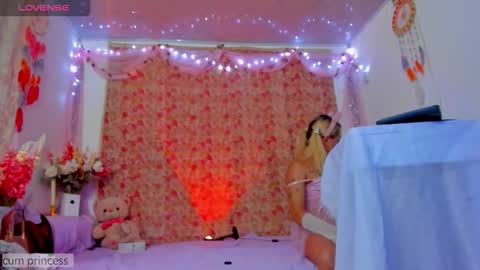 Snapshot of ladenandjuan chatting on November 22, 2025, 11:15 pm Laden And Juan online show from November 22, 2025, 11:15 pm