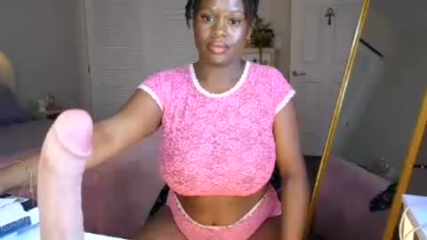 Snapshot of ladiosa_selene chatting on July 14, 2026, 2:05 am La Diosa Selene online show from July 14, 2026, 2:05 am