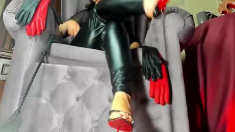 Snapshot of lady__leather chatting on November 4, 2025, 3:11 pm GoddessLeather online show from November 4, 2025, 3:11 pm