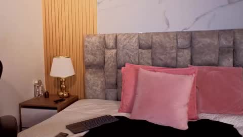 lady_dark__ online show from March 6, 2026, 8:38 pm