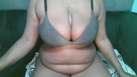 lady_dearra online show from May 4, 2026, 2:18 am