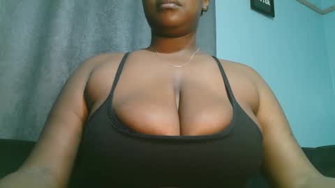 Snapshot of lady_dearra chatting on May 6, 2026, 1:47 am lady_dearra online show from May 6, 2026, 1:47 am