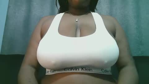 Snapshot of lady_dearra chatting on May 14, 2026, 3:02 am lady_dearra online show from May 14, 2026, 3:02 am
