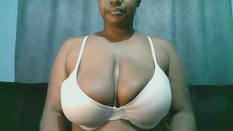 Snapshot of lady_dearra chatting on June 4, 2026, 2:50 am lady_dearra online show from June 4, 2026, 2:50 am