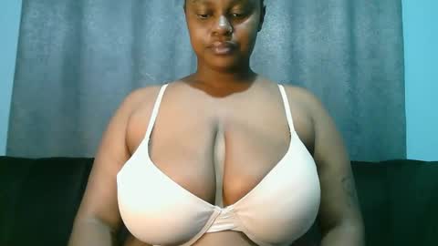 Snapshot of lady_dearra chatting on June 6, 2026, 2:49 am lady_dearra online show from June 6, 2026, 2:49 am
