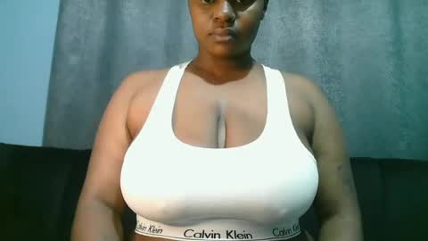 Snapshot of lady_dearra chatting on June 14, 2026, 2:09 am lady_dearra online show from June 14, 2026, 2:09 am