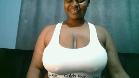 Snapshot of lady_dearra chatting on June 14, 2026, 2:24 am lady_dearra online show from June 14, 2026, 2:24 am