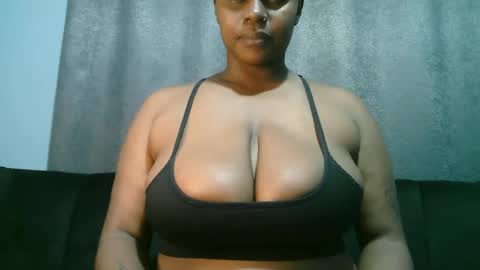 Snapshot of lady_dearra chatting on June 17, 2026, 2:25 am lady_dearra online show from June 17, 2026, 2:25 am