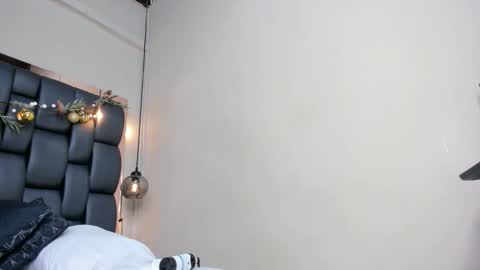 LADY  online show from January 8, 2026, 7:49 pm