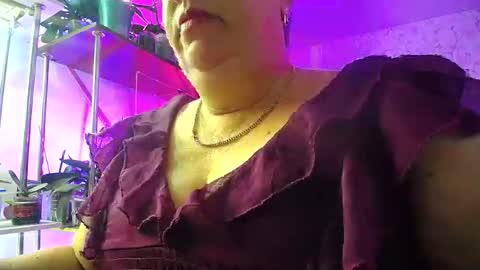 Snapshot of lady_gloria chatting on September 18, 2025, 4:03 am Lady Gloria online show from September 18, 2025, 4:03 am