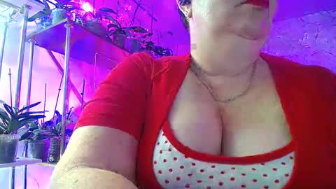 Snapshot of lady_gloria chatting on November 10, 2025, 5:06 am Lady Gloria online show from November 10, 2025, 5:06 am