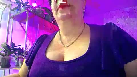 Lady Gloria online show from December 22, 2025, 6:21 am