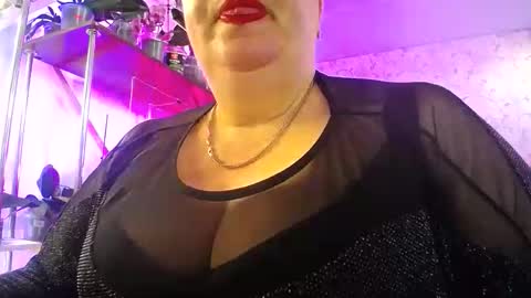 Lady Gloria online show from May 2, 2026, 5:01 am