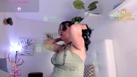 Snapshot of lady_hellen chatting on October 16, 2025, 7:04 pm online show from October 16, 2025, 7:04 pm