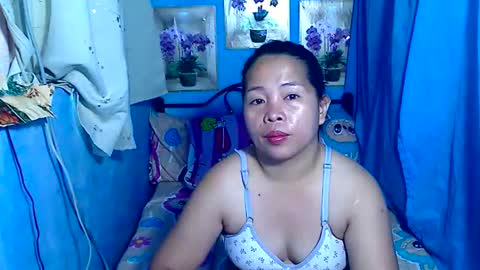lady_in_bed69 online show from July 7, 2026, 10:58 pm