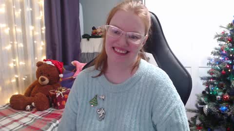 Snapshot of lady_inari chatting on December 24, 2024, 7:44 pm Angelika online show from December 24, 2024, 7:44 pm