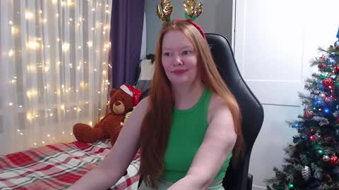 Snapshot of lady_inari chatting on January 2, 2025, 12:23 am Angelika online show from January 2, 2025, 12:23 am