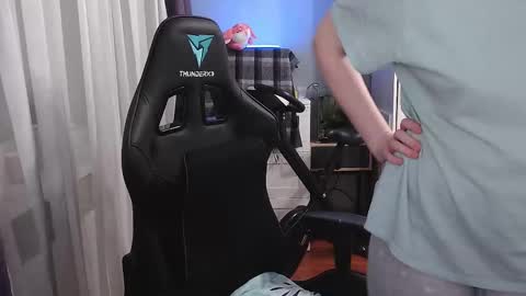 Snapshot of lady_inari chatting on October 7, 2025, 3:25 am Angelika online show from October 7, 2025, 3:25 am