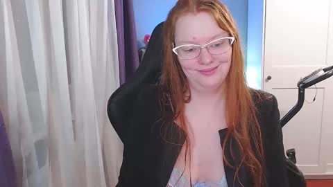 Snapshot of lady_inari chatting on November 1, 2025, 3:36 pm Angelika online show from November 1, 2025, 3:36 pm